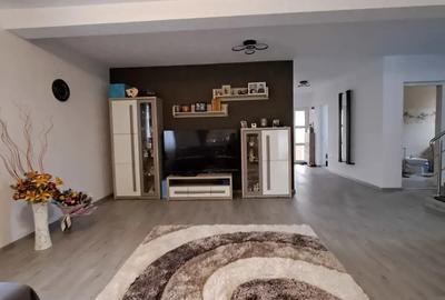 Casă cu 6 camere cu Teren 500 Mp în Bărăbanț - 1