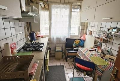 Apartament cu 3 camere semidecomandat, mobilat în Dristor