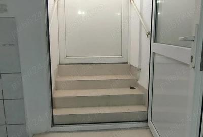 Spațiu comercial, de 31 mp, în Central - 8