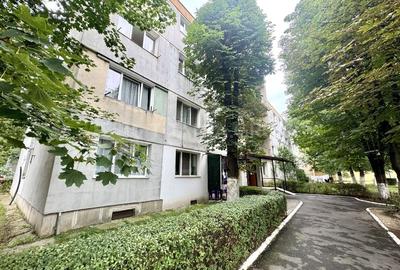 Garsoniera mobilata+camera la demisol, zona Tractorul, comision 0 - 9