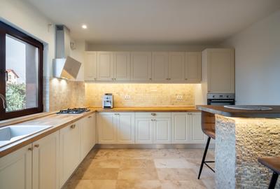 Casă individuală cu 7 camere cu Garaj în Brănești - 24