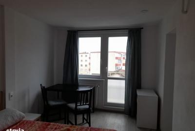 Garsonieră în Est - 8