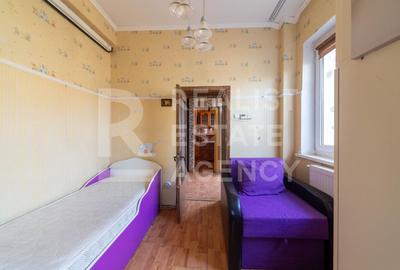 Casă cu 7 camere cu Canalizare în Parcul Carol - 9