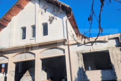 Casă cu Teren 2350 Mp în Central - 16