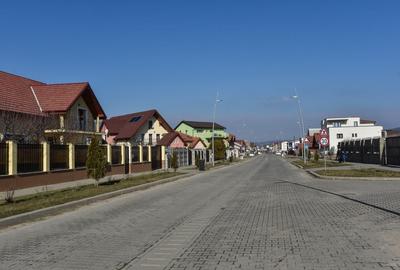 Ap 3 cam finalizat si intabulat 87 mp cu balcon si gradina 19 mp Brana Selimbar - 9