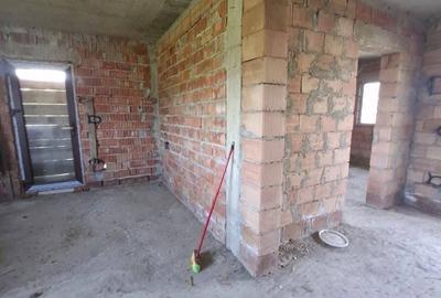 Casă cu 4 camere cu Teren 1600 Mp în Central - 19