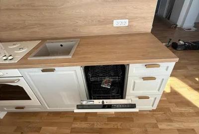 Apartament 3 camere, 100 mp, Centru, Nou Amenajat, Etaj 5/8 Apartament 3 camere, 100 mp, Centru, Nou Amenajat, Etaj 5/8 - 3