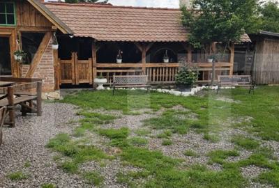 Casă cu 8 camere cu Teren 1200 Mp în Central - 3