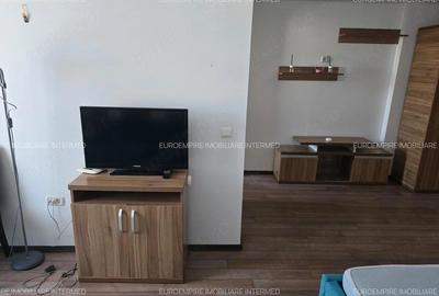 Garsonieră decomandată în Central - 9