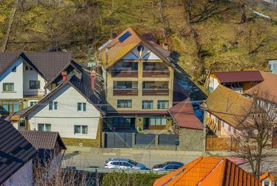 Casă cu 9 camere cu Teren 443 Mp în Poiana Mărului