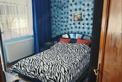 Vand apartament cu 3 camere in Ineu, Judetul Arad - 2