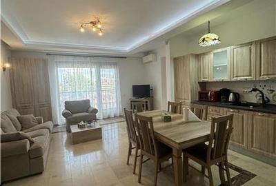Apartament cu 3 camere, mobilat în Central