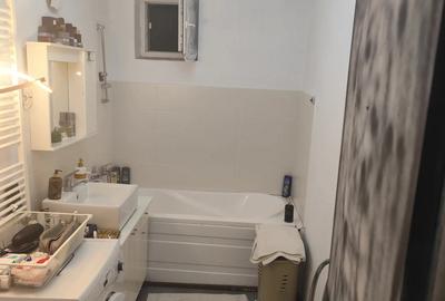 Inchiriez apartament 2 camere zona centrala - 4