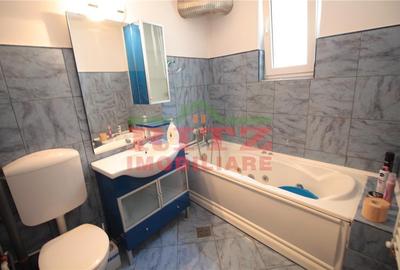 VILA  P+E+M, ideala pentru doua familii, zona Ionascu - 9