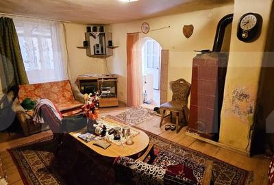 Casă cu 2 camere cu Teren 720 Mp în Central