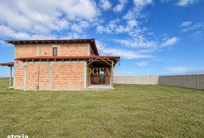 Casă cu 4 camere cu Teren 541 Mp în Săcălaz