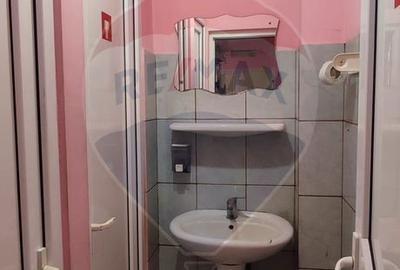 Spațiu comercial, de 67 mp, în Central - 9