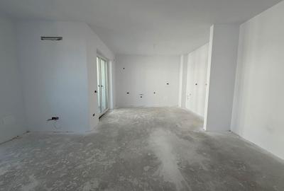 Apartament cu 2 camere semidecomandat în Exterior Vest
