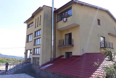 Casă individuală cu 20 camere cu Canalizare în Horezu - 3