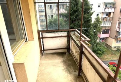 Apartament cu 3 camere decomandat în Micro 17