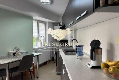 Apartament cu 3 camere decomandat în Lujerului