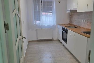 Apartament cu 3 camere decomandat în Casa de Cultură - 2