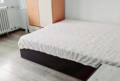 Apartament cu 3 camere decomandat în Ostroveni