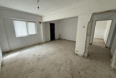 Apartament cu 4 camere decomandat în Central