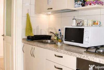 Apartament cu 5 camere semidecomandat în Calea Victoriei