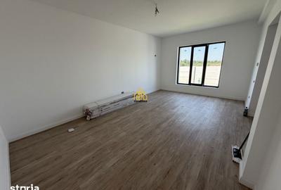 Casă cu 4 camere cu Teren 325 Mp în Prelungirea Ghencea - 2