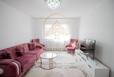 Apartament cu 3 camere decomandat, mobilat în Casa de Cultură