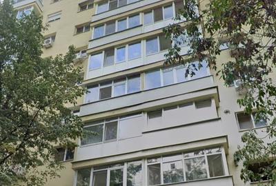 Apartament semidecomandat în Teiul Doamnei