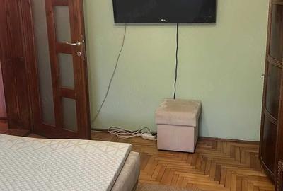 Apartament cu 3 camere decomandat în Sânmartin