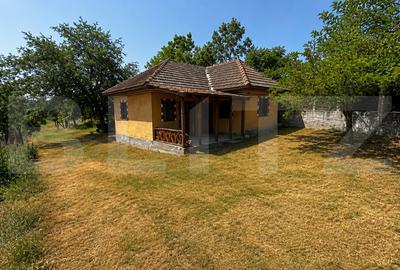 Casă individuală cu 3 camere cu Teren 1427 Mp în Exterior Vest