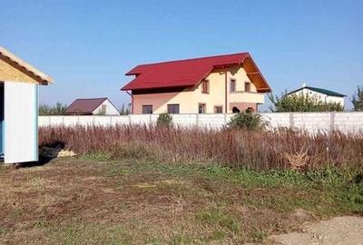 Teren de 1300 mp, în Periș