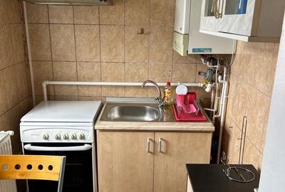 Garsonieră decomandată în Central