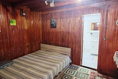 Casă cu 6 camere cu Teren 962 Mp în Groși