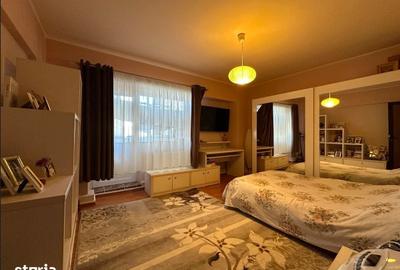 Apartament cu 4 camere decomandat în Nicolina
