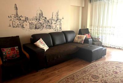 Apartament cu 3 camere decomandat, mobilat în P-ța Unirii