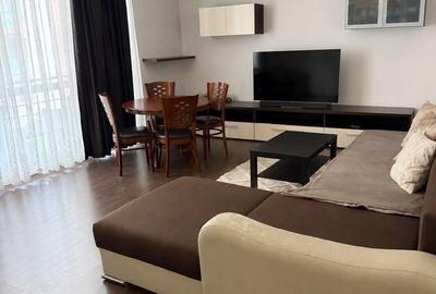 Apartament cu 3 camere decomandat în Roșu
