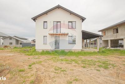 Casă cu 4 camere în Central