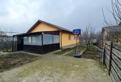 Casă cu 4 camere cu Teren 500 Mp în Central