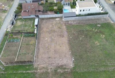 Teren de 698 mp, în Ghiroda