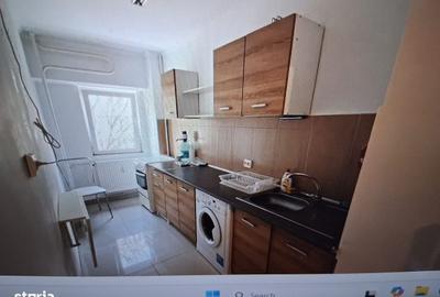 Garsonieră decomandată în Tei