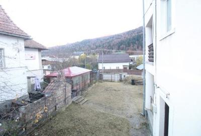 Casă cu 4 camere semidecomandat cu Teren 207 Mp în Central - 19