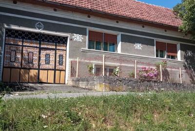 Casă cu 3 camere în Gârnic