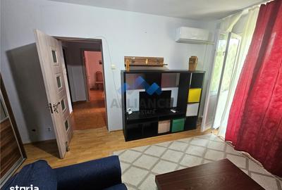 Apartament cu 3 camere semidecomandat în Tătărași