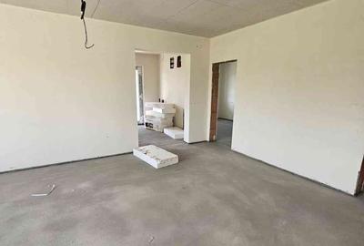 Casă cu 4 camere cu Teren 500 Mp în Oșorhei