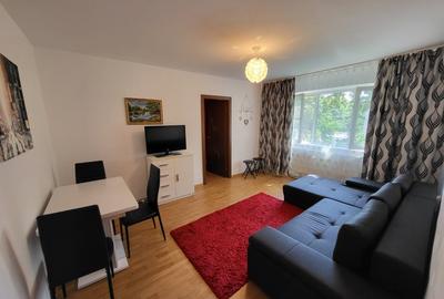 Apartament cu 3 camere semidecomandat, mobilat în Mioriței