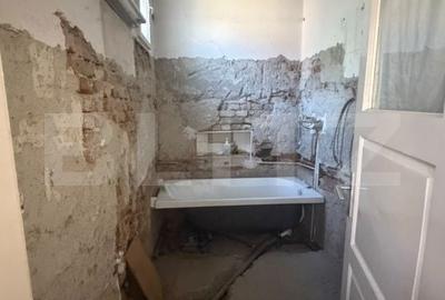 Casă cu 3 camere cu Teren 142 Mp în Central
